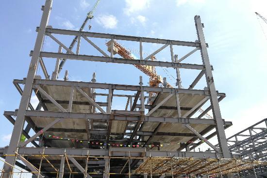 Gemonteerde gebouwen ｜ Inleiding van geavanceerde volwassen en toepasbare nieuwe technologieën-geassembleerde stalen frame in elkaar grijpende truss structureel systeem
