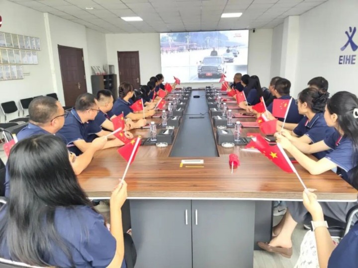 EIHE Steel Structure Group organiseerde de live-uitzending van de 93e militaire parade