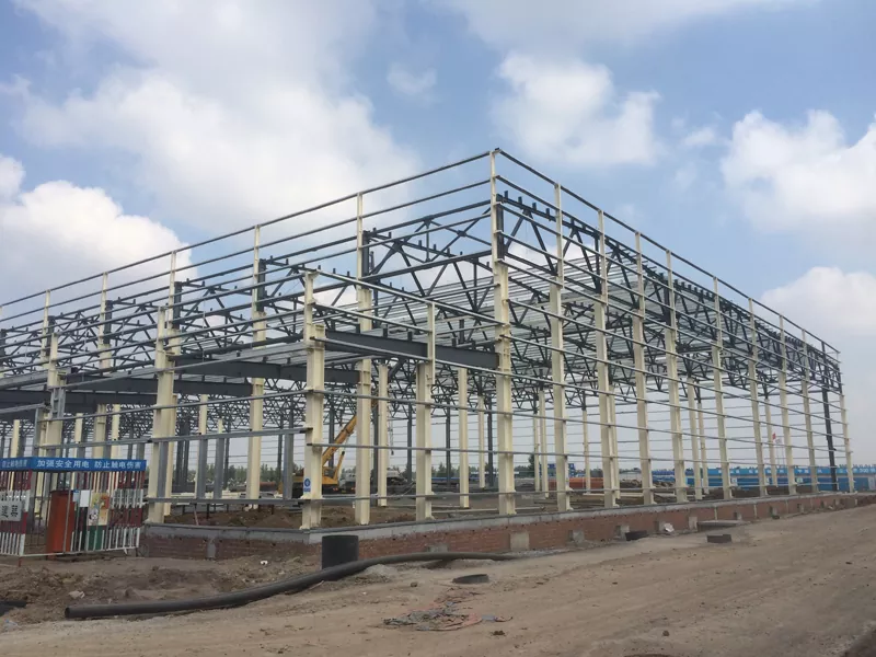Constructie van stalen ingelijste structuren