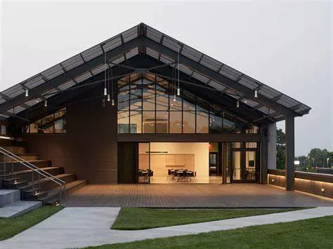 Wat is de geschiedenis van Steel Community Center?