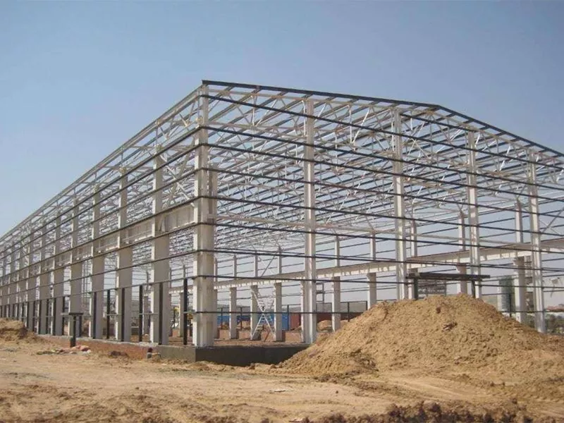 Stalen fabrieksgebouwen
