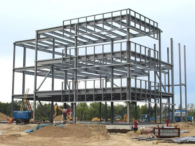 Stalen frame woongebouw