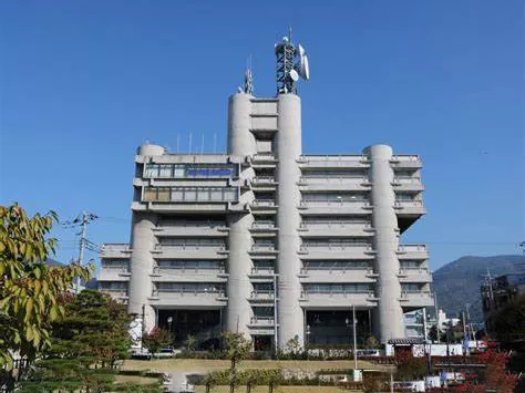 Stalen structuuruitzendgebouw