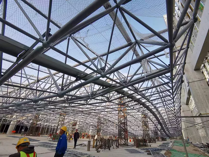 Planetarium met staalconstructie